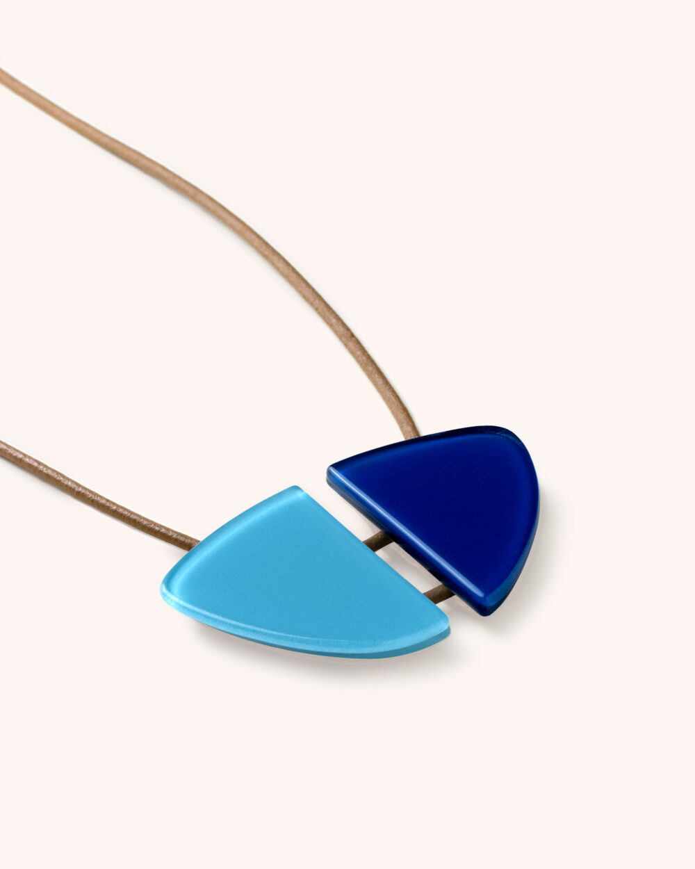 Colar Blanca Azul