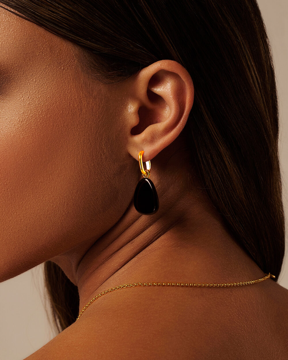 Brinco Gota Preto – Banho Ouro 18K - Image 2