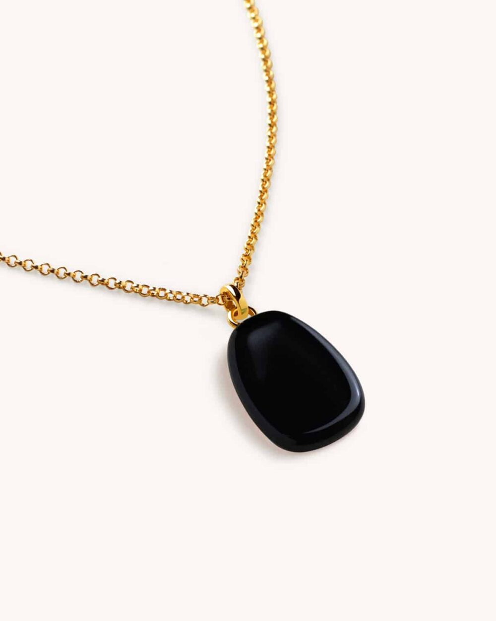 Colar Pétala Preto – Banho Ouro 18K