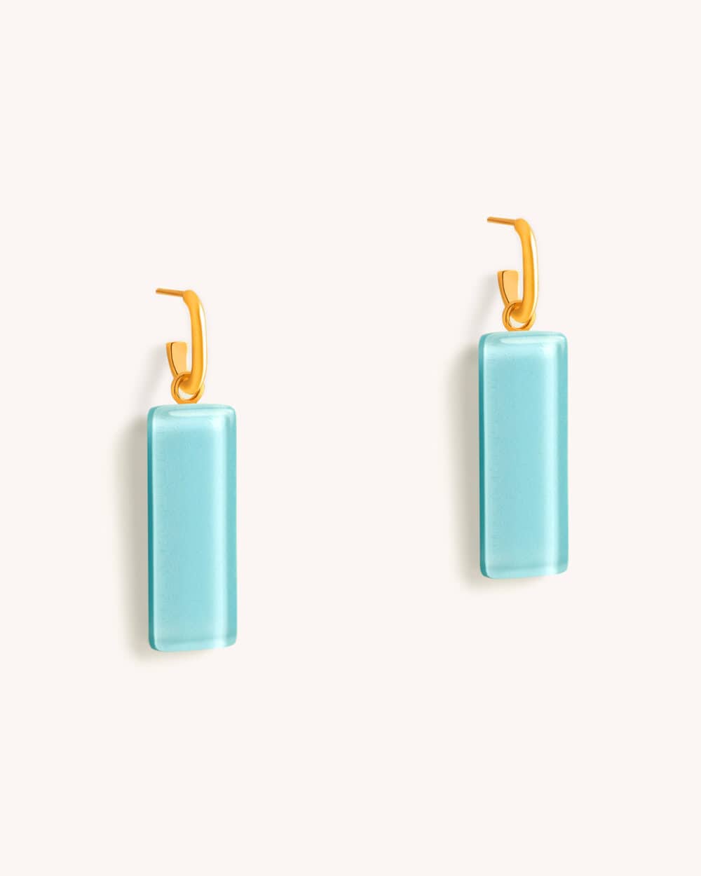 Argola Retângulo Azul Claro – Banho Ouro 18K