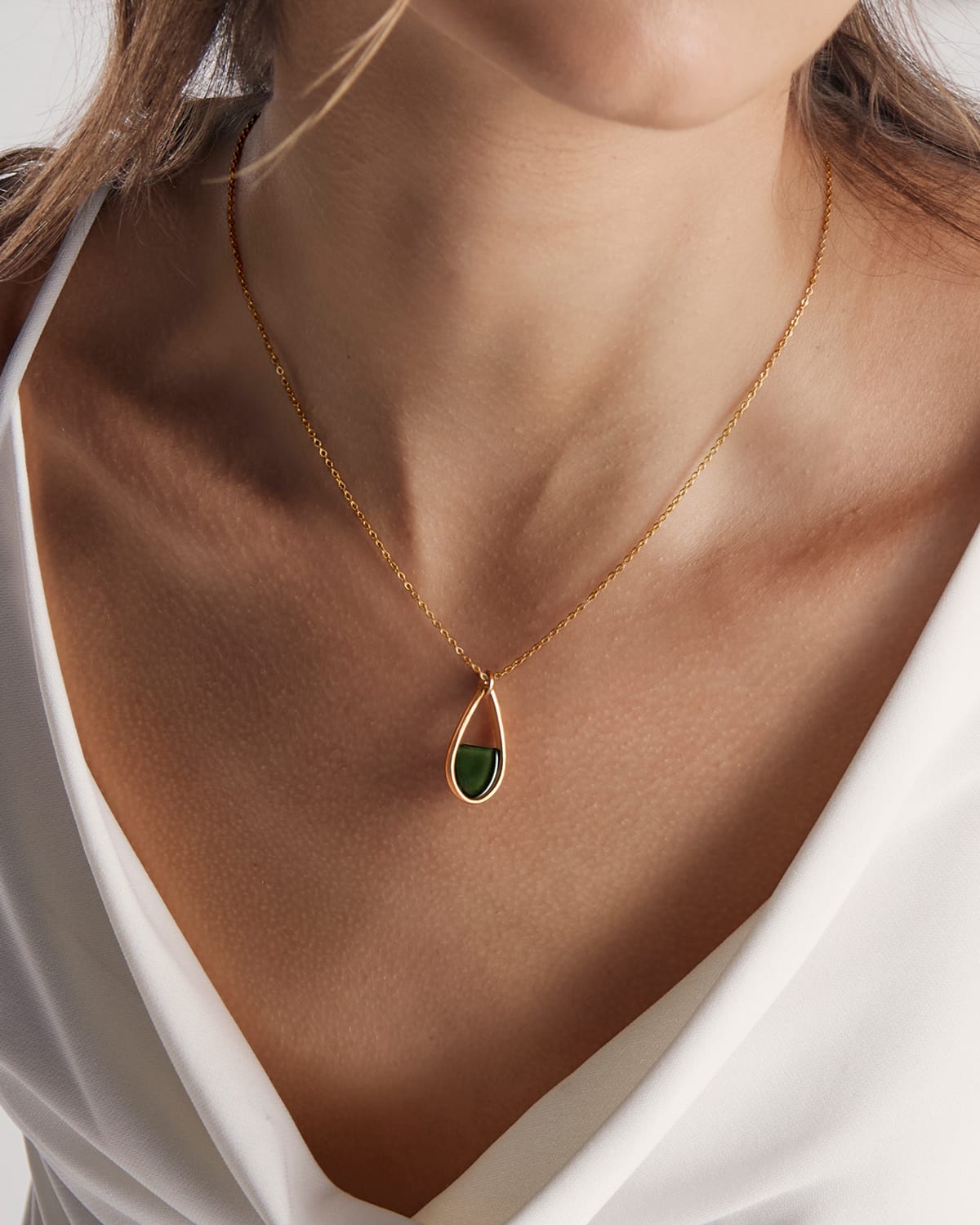 Colar Mini Gota Verde - Ouro Vintage 18K - Image 2