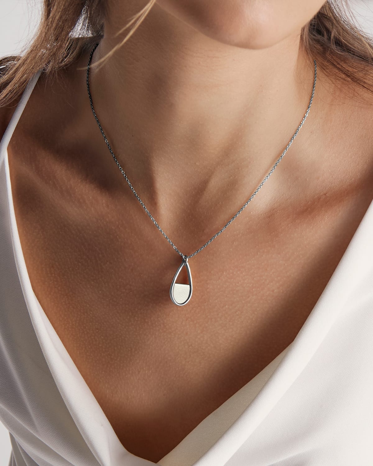 Colar Mini Gota Pérola - Prata Vintage - Image 2