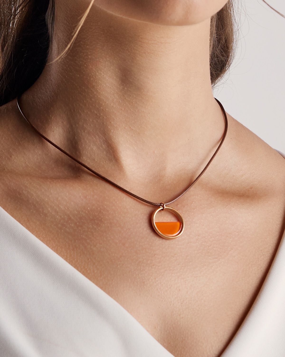 Colar Mini Aro Laranja Cordão - Ouro Vintage 18K - Image 2