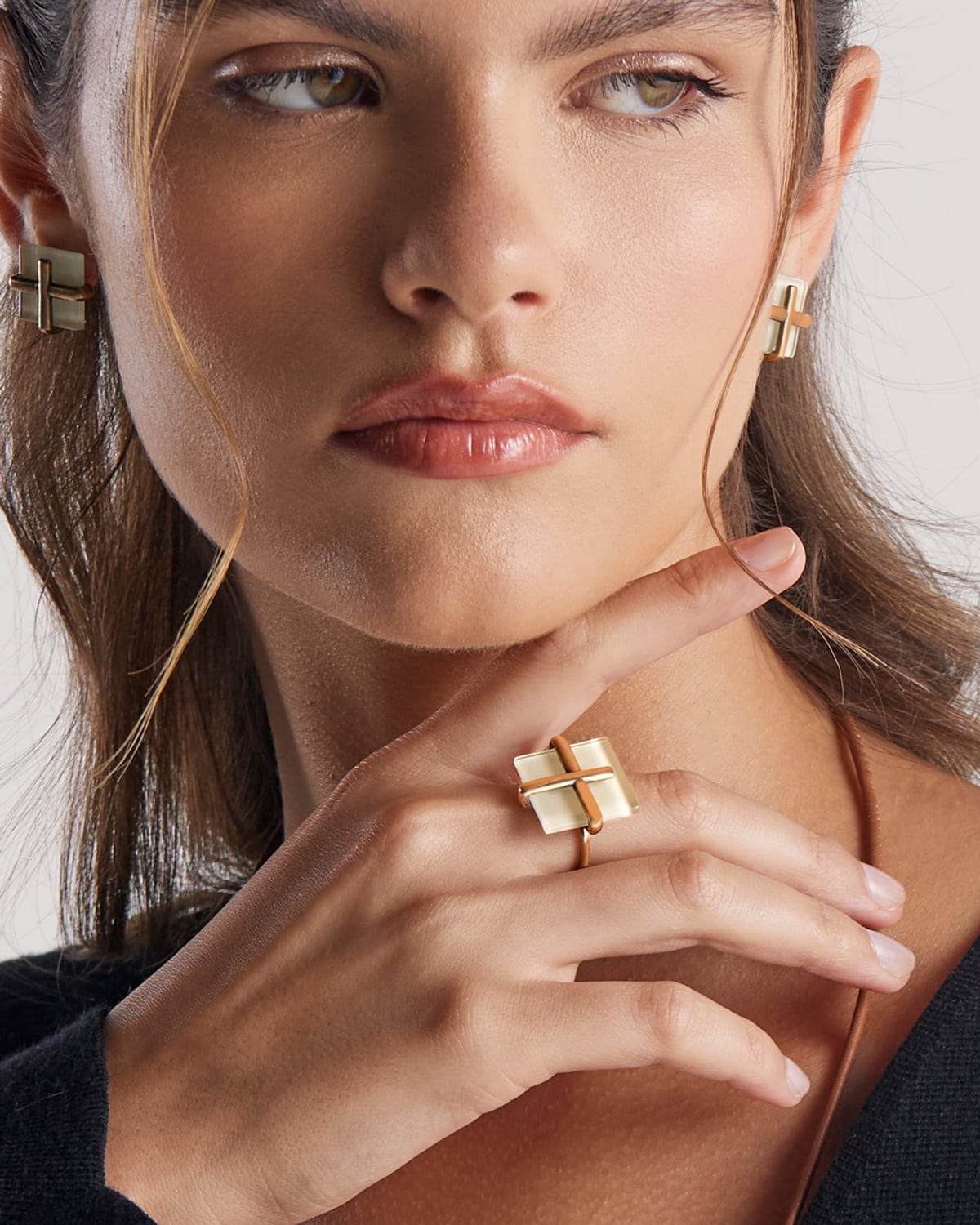 Anel Cruz Bege - Ouro Vintage 18K - Image 2