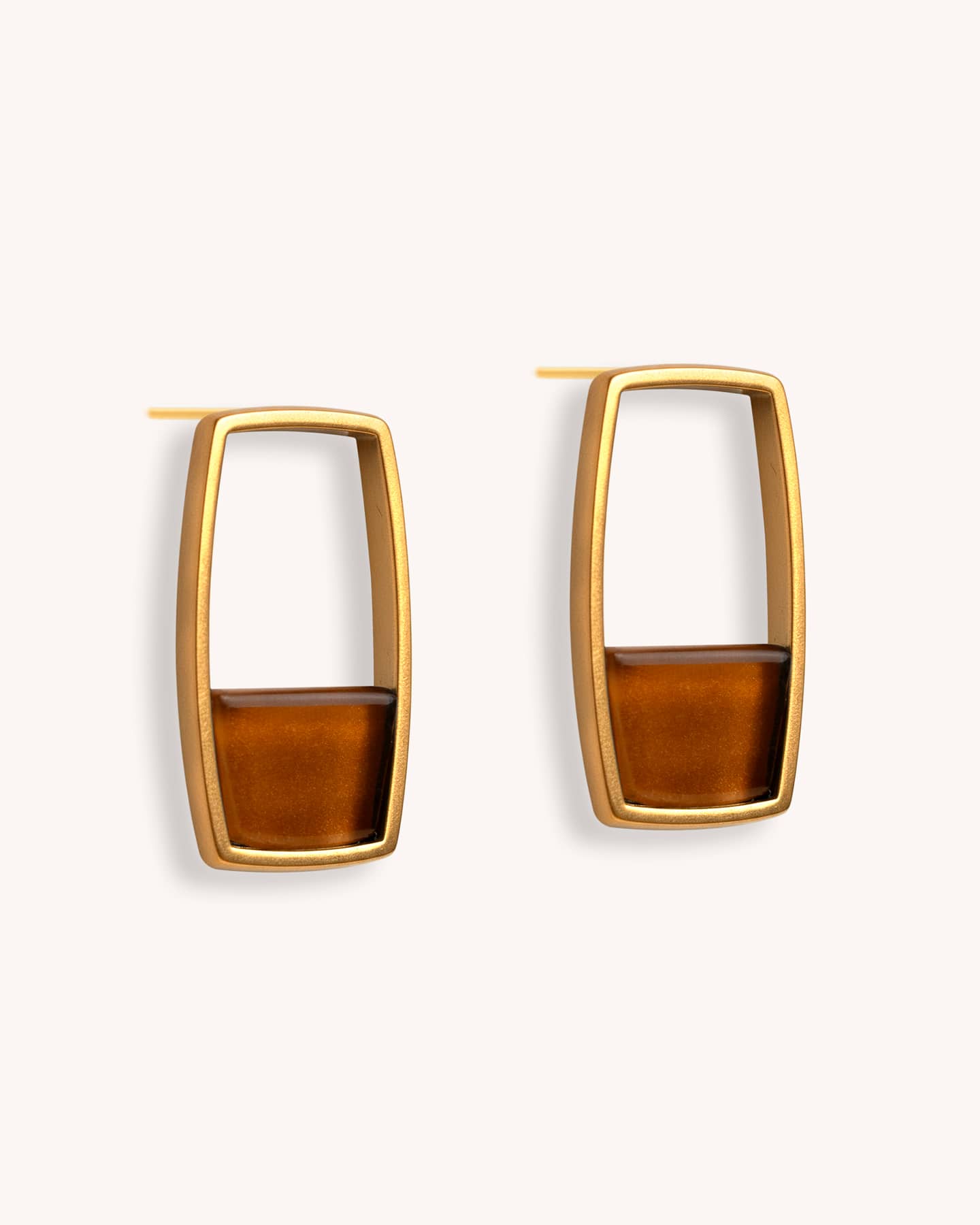 Brinco Prisma Marrom Claro - Ouro Vintage 18K - Image 3