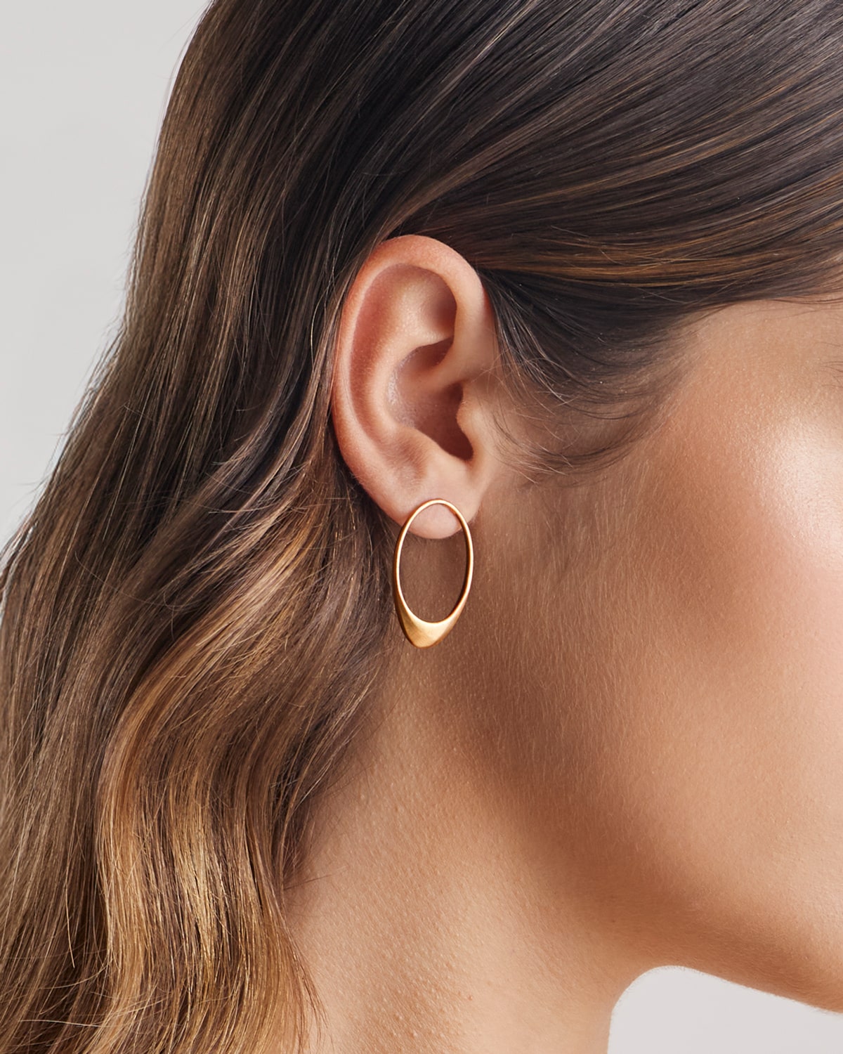 Brinco Arco - Ouro Vintage 18K - Image 2